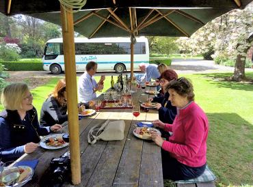 Outdoor lunch at Akaunui Homestead - Wining Dining New Zealand
